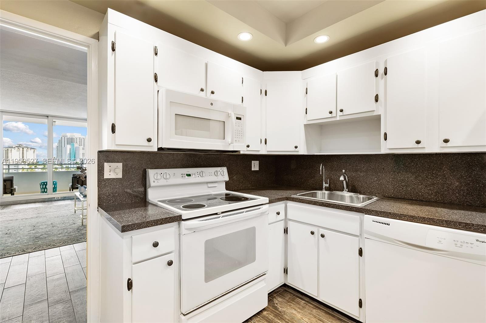 SUNRISE TOWER CONDO - Residential Lease