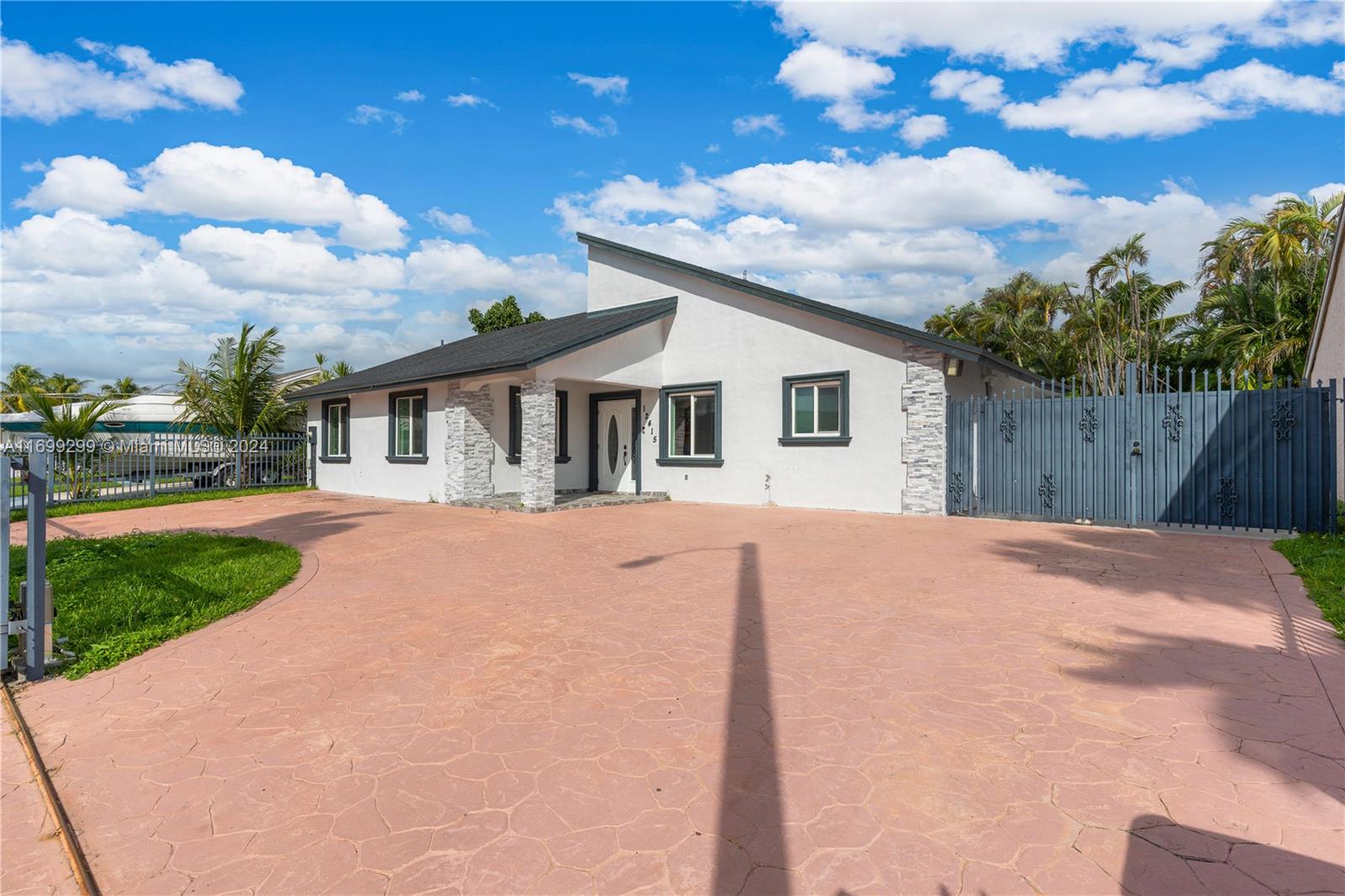 12415 Sw 207th Ter, Miami, Broward County, Florida - 3 Bedrooms  
2 Bathrooms - 