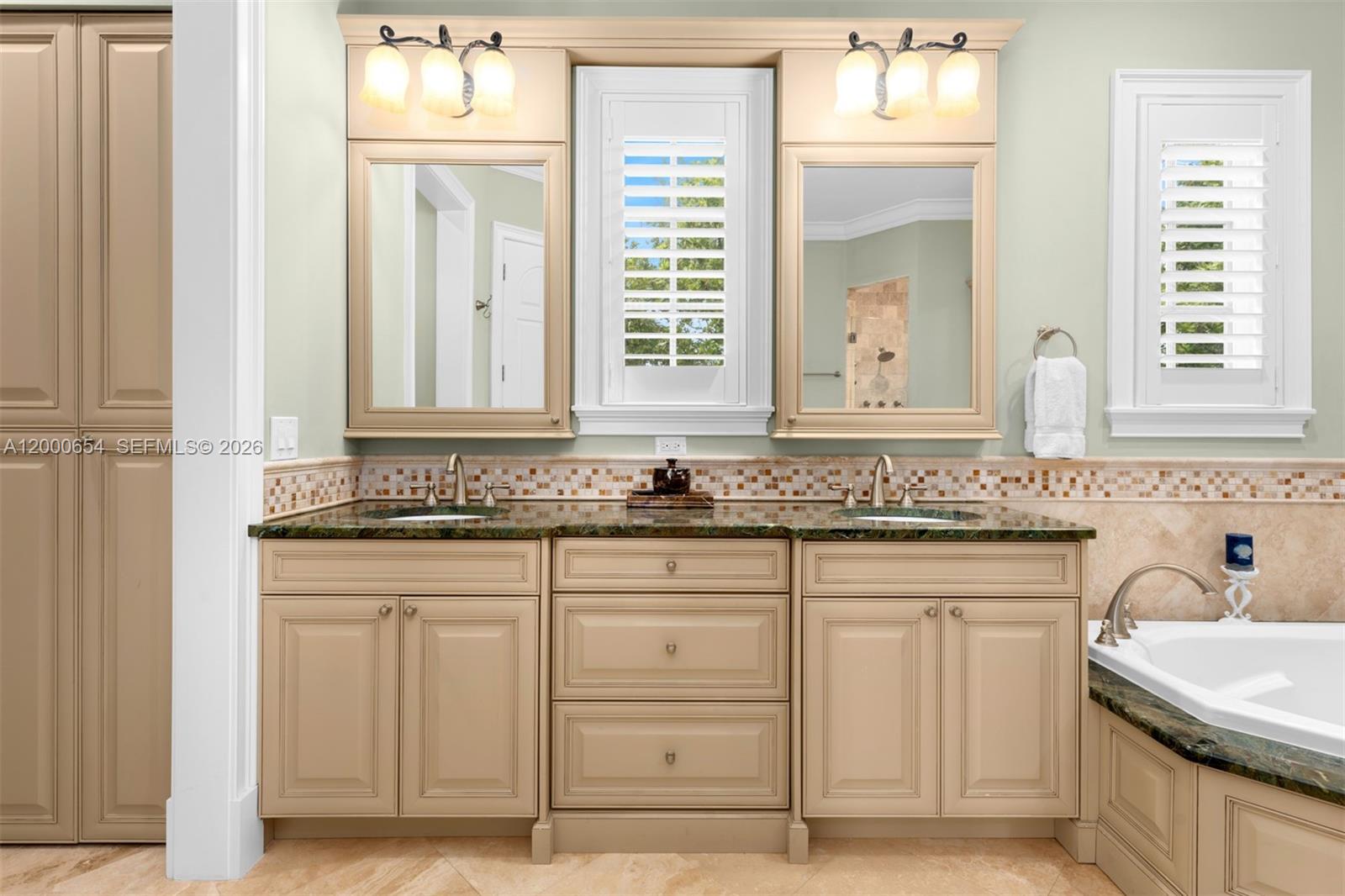 MATE OCEAN BAY SUBD SEC 1 - Residential