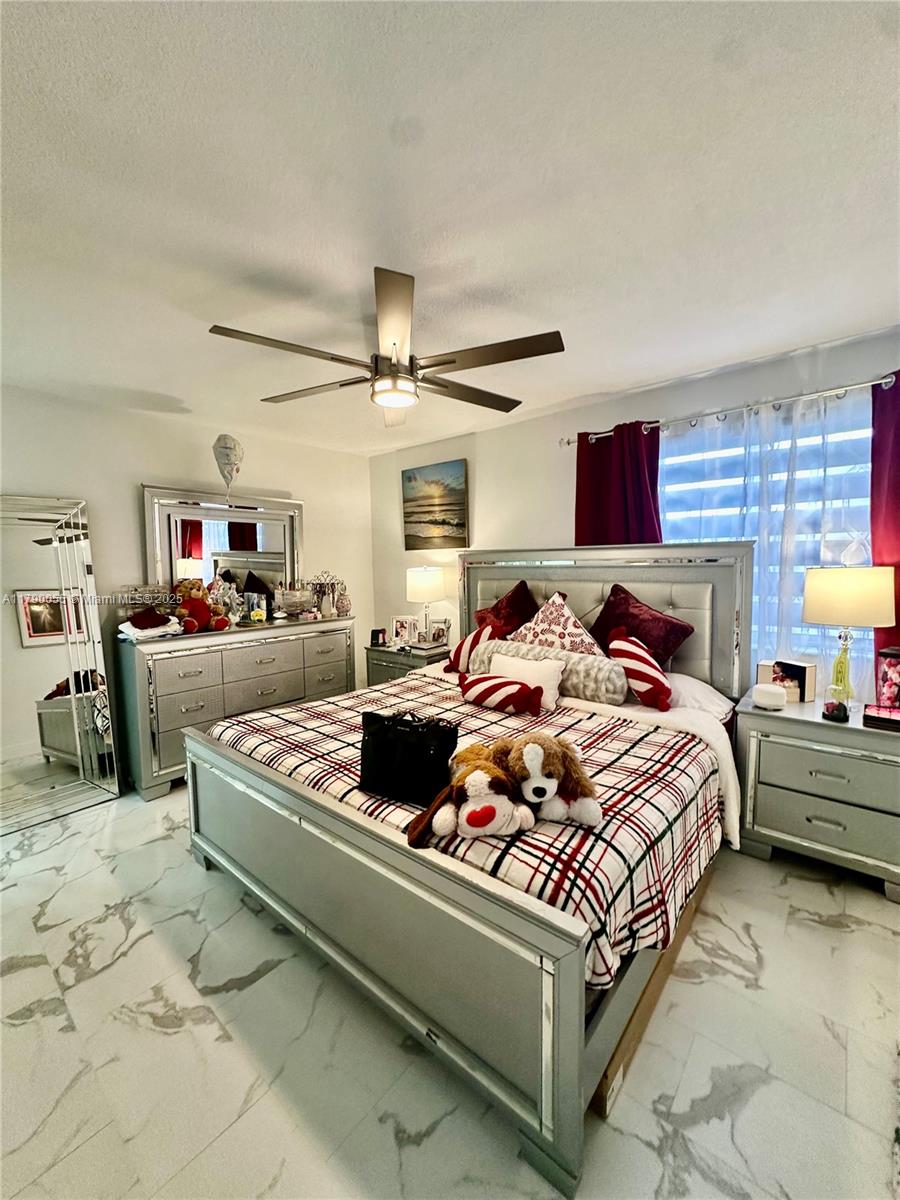 CLUB QUARTERS AT RAINTREE - Residential Lease