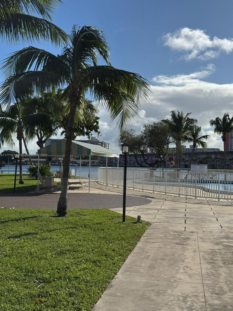 THIRD HORIZONS CONDO - Residential