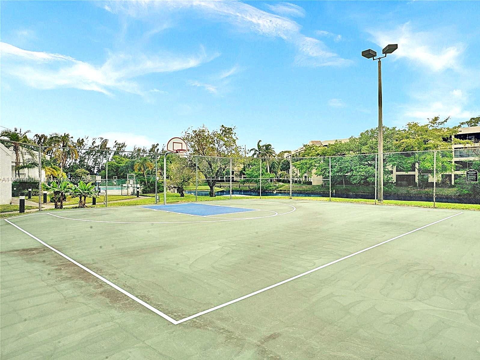 LAKES OF NEWPORT CONDO XI - Residential