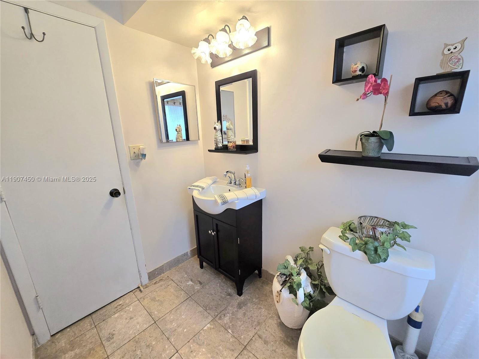 LAKES OF NEWPORT CONDO XI - Residential