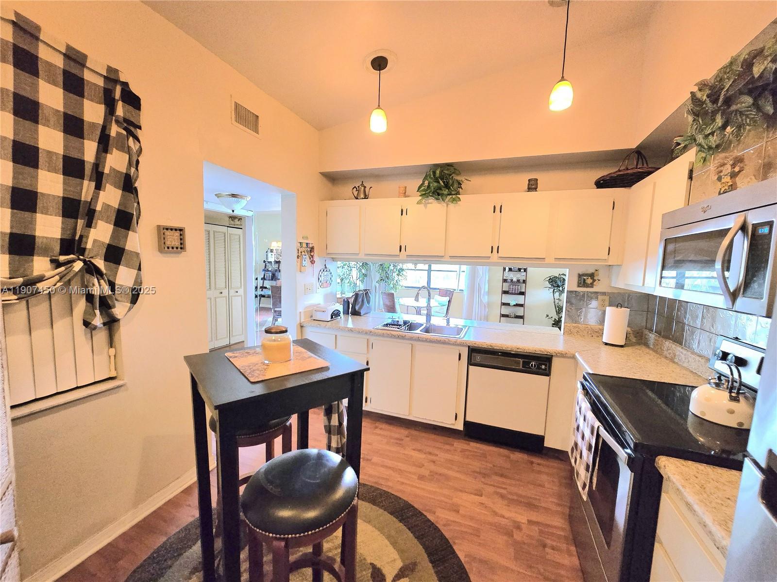 LAKES OF NEWPORT CONDO XI - Residential