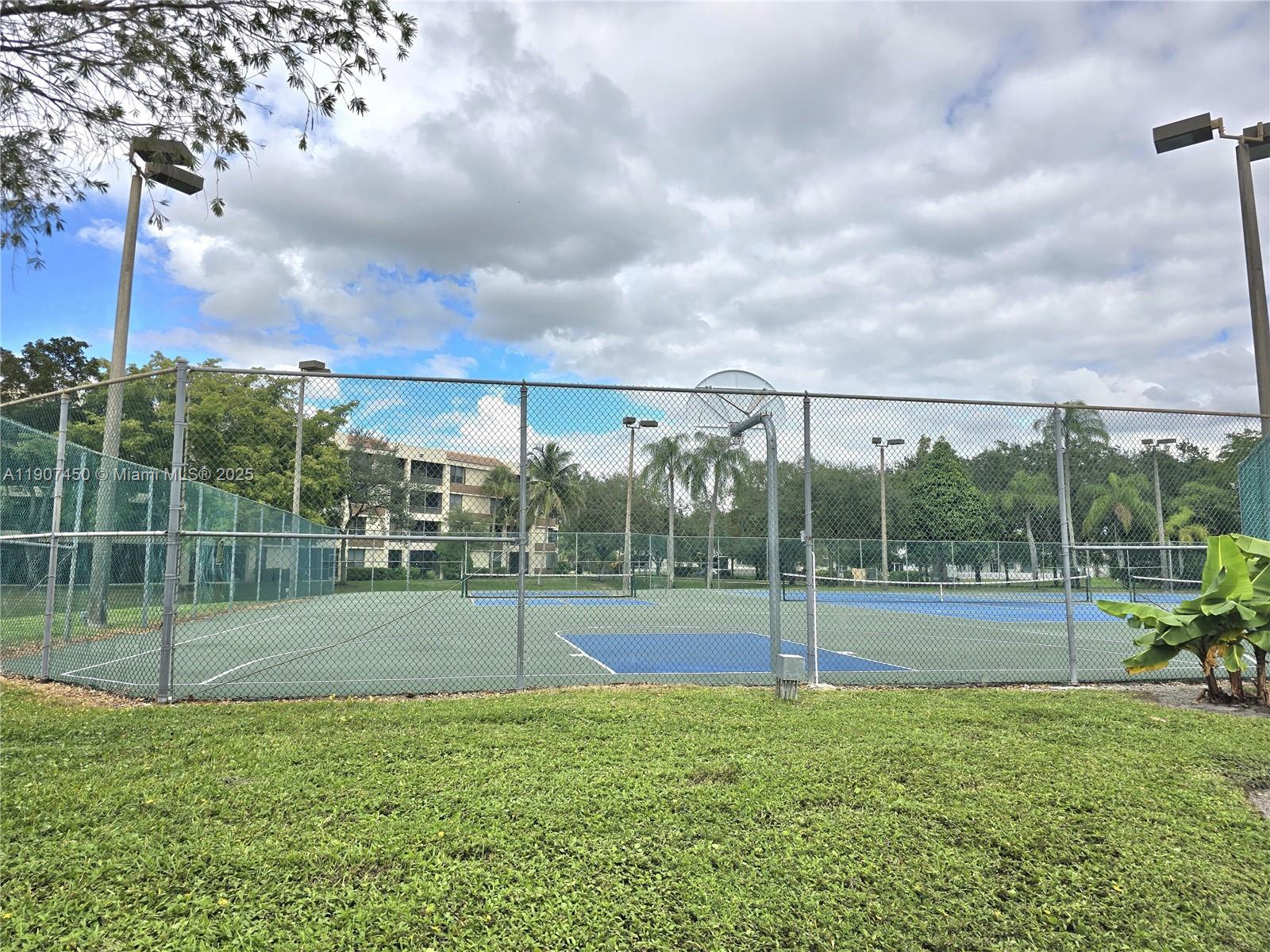 LAKES OF NEWPORT CONDO XI - Residential