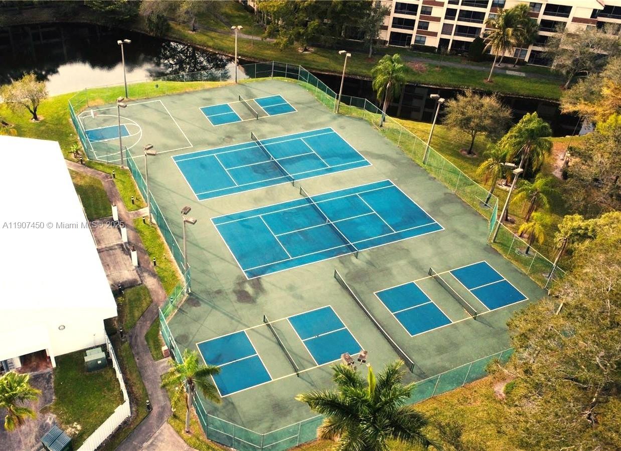 LAKES OF NEWPORT CONDO XI - Residential