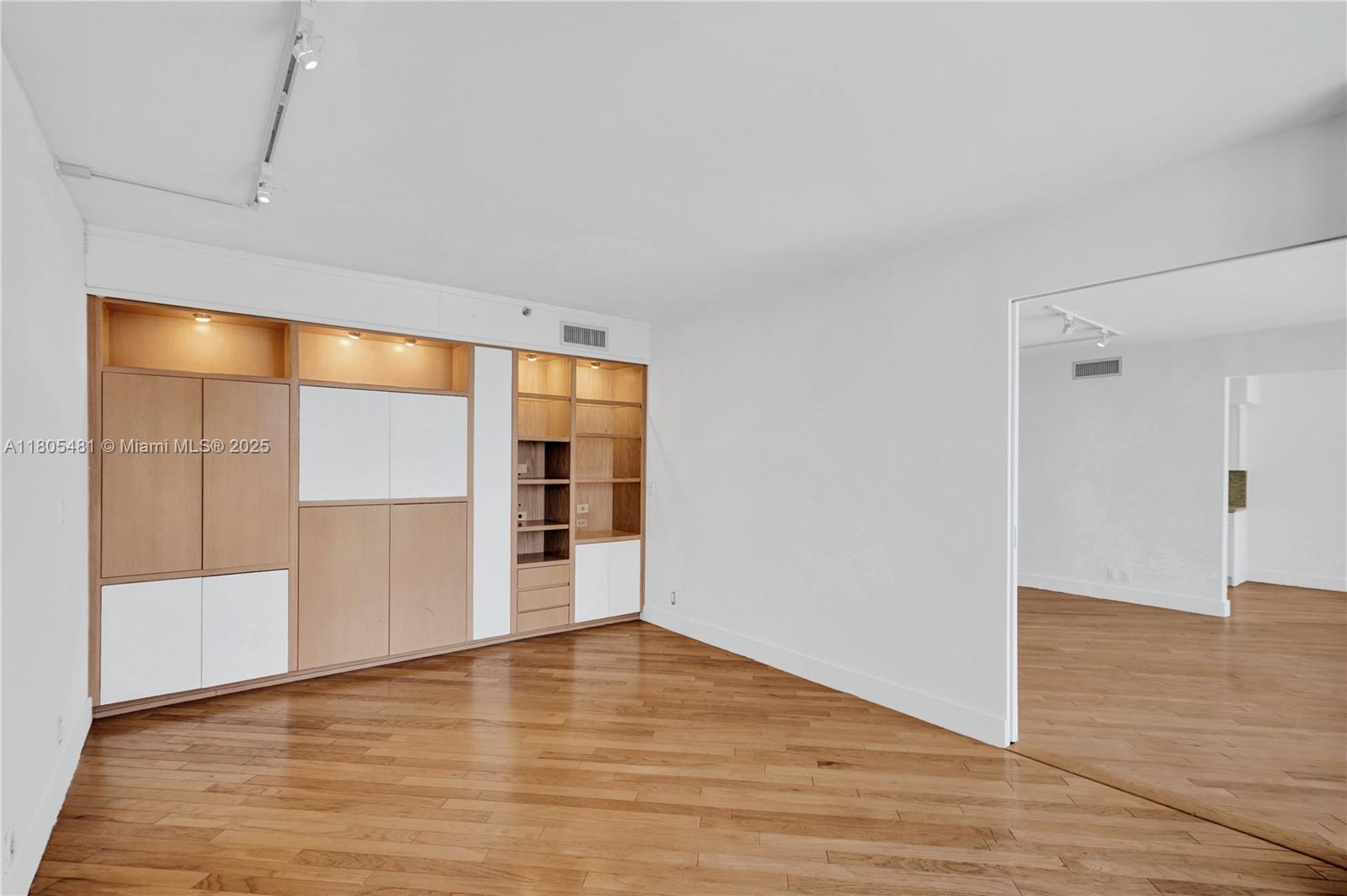 Hamptons West - Residential