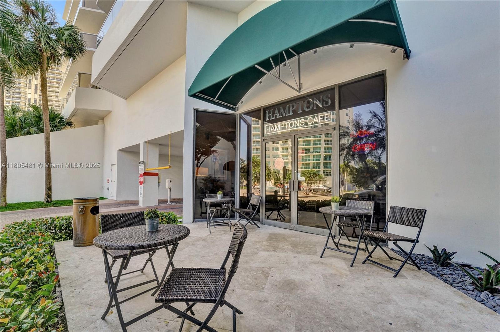 Hamptons West - Residential