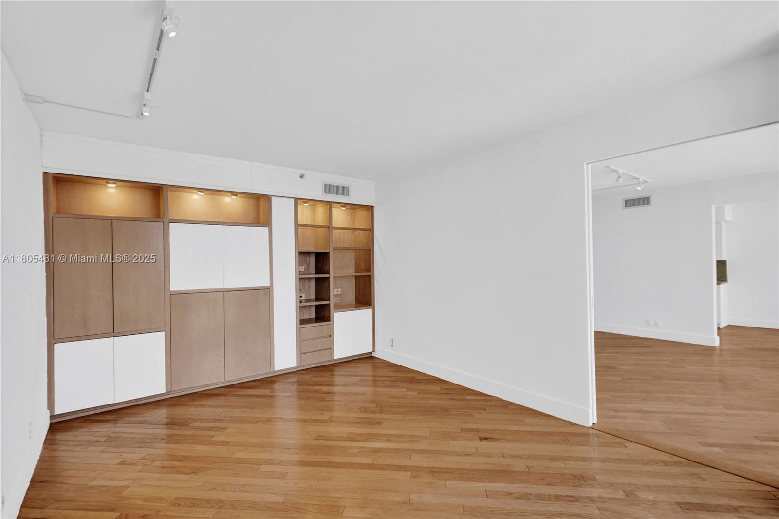 Hamptons West - Residential