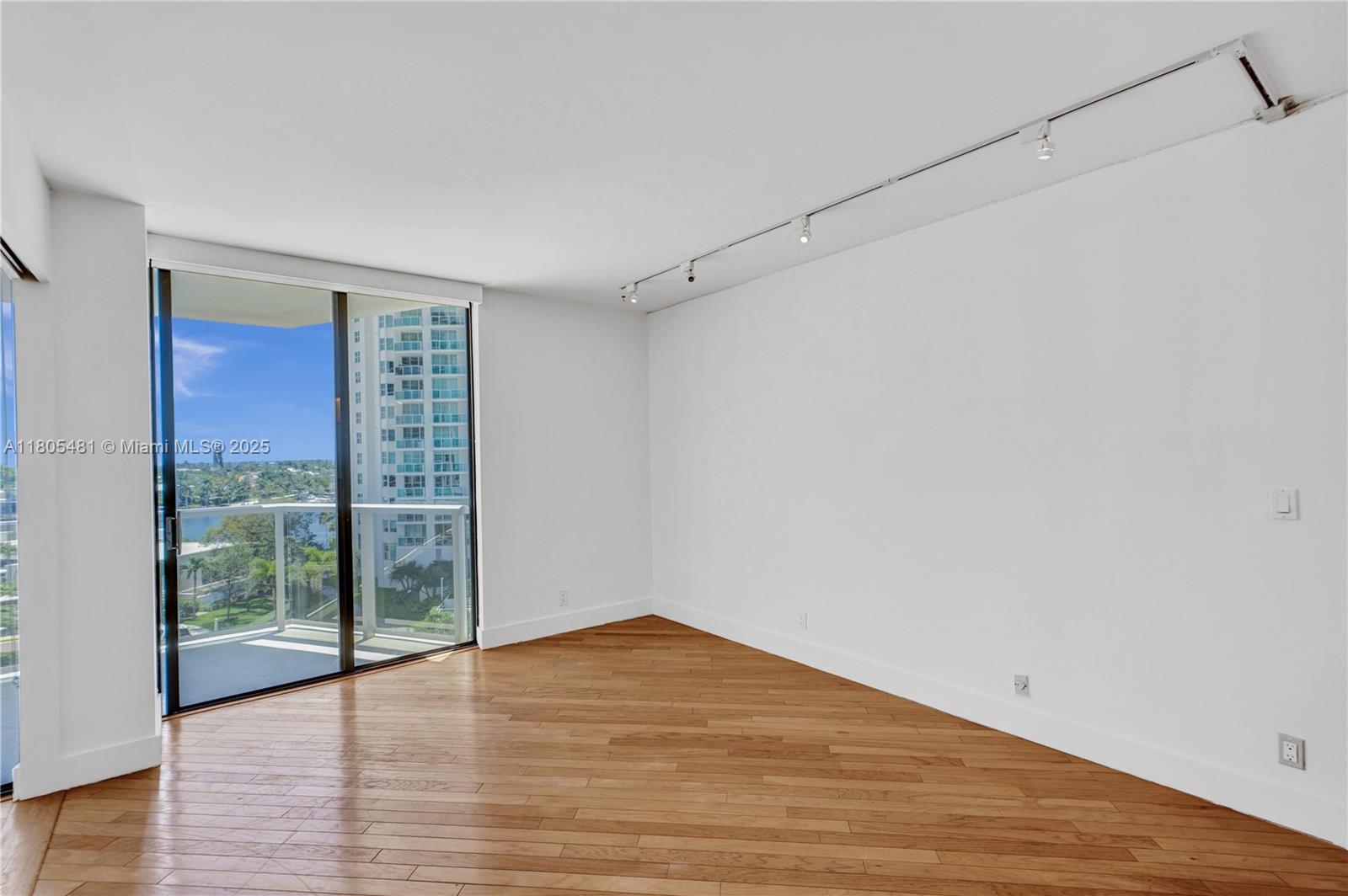 Hamptons West - Residential