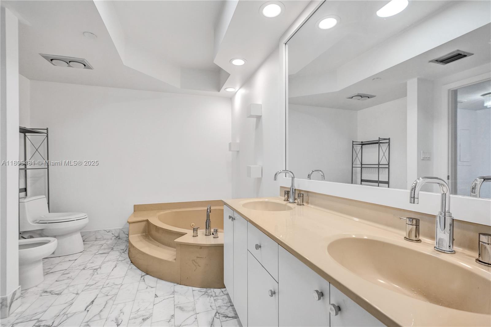 Hamptons West - Residential