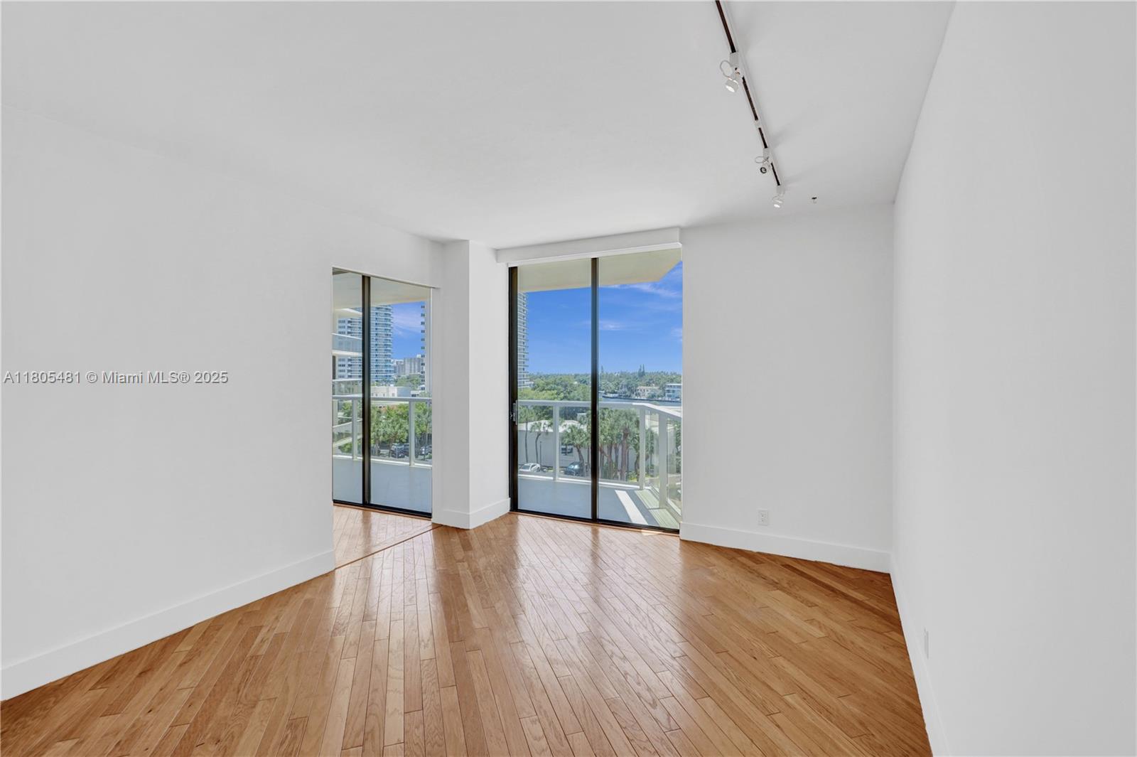 Hamptons West - Residential