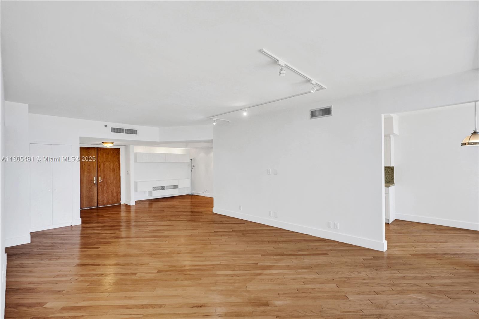 Hamptons West - Residential