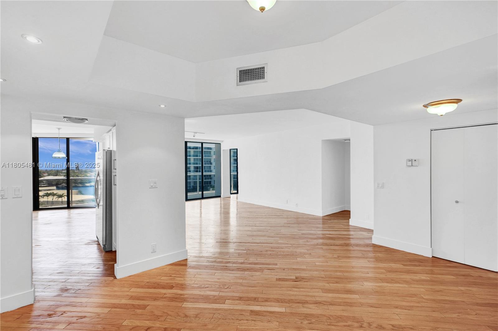 20281 E Country Club Dr 412