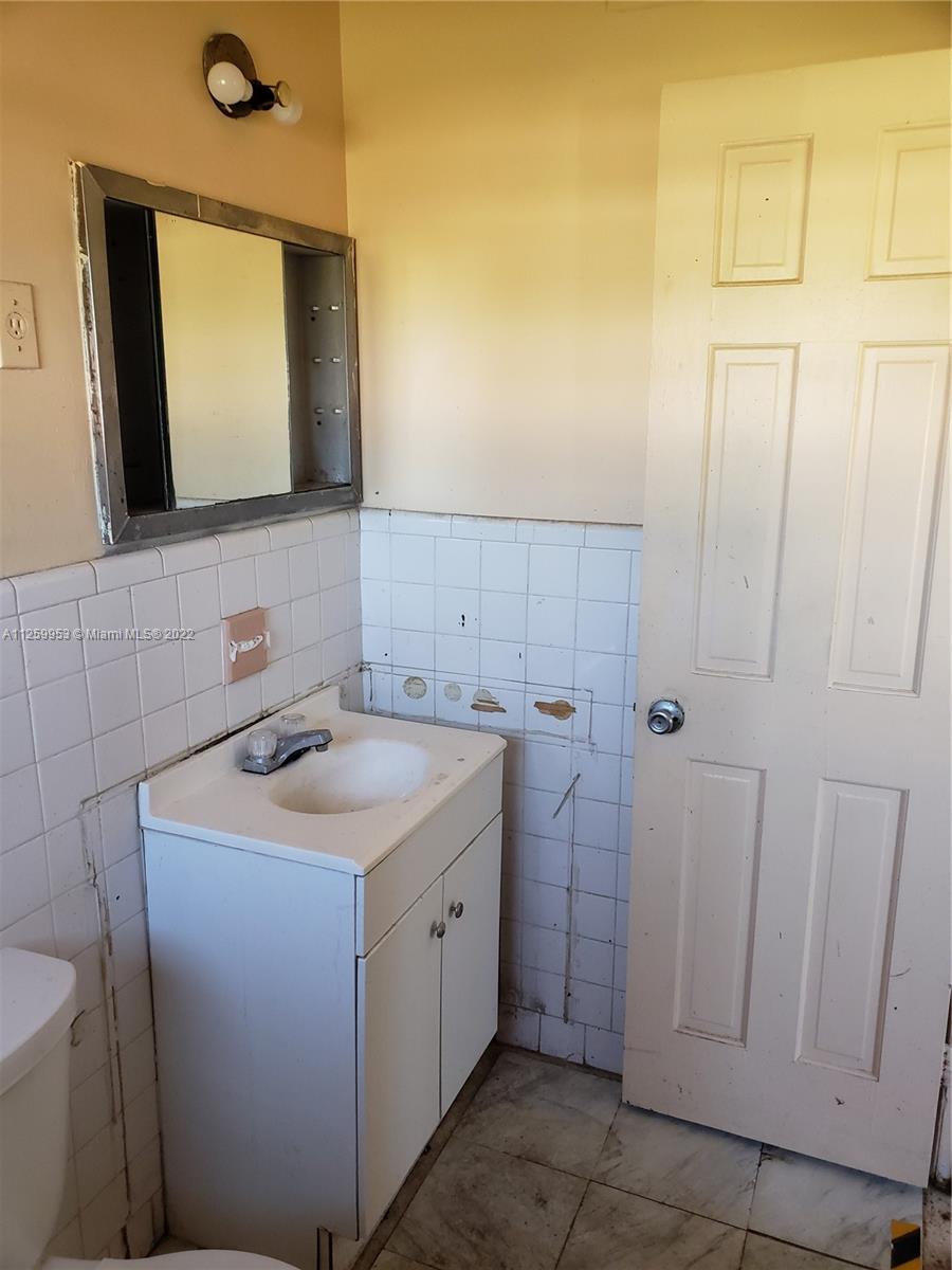 BERKELEY MANOR SEC 2 - Residential