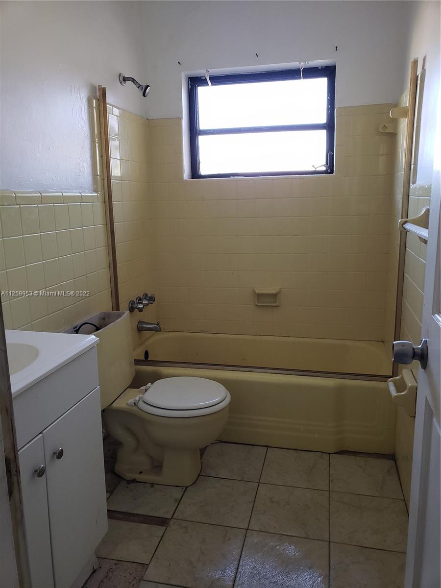 BERKELEY MANOR SEC 2 - Residential