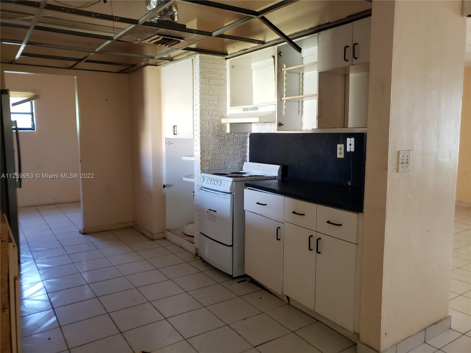 BERKELEY MANOR SEC 2 - Residential