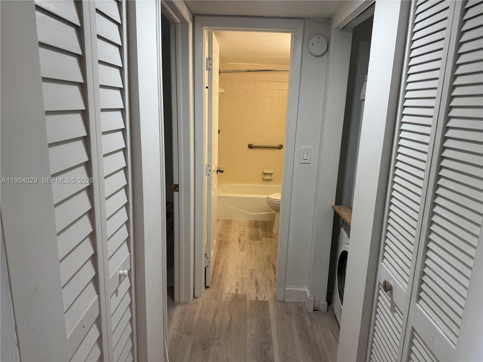 18TH HOLE AT INVERRARY CO - Residential