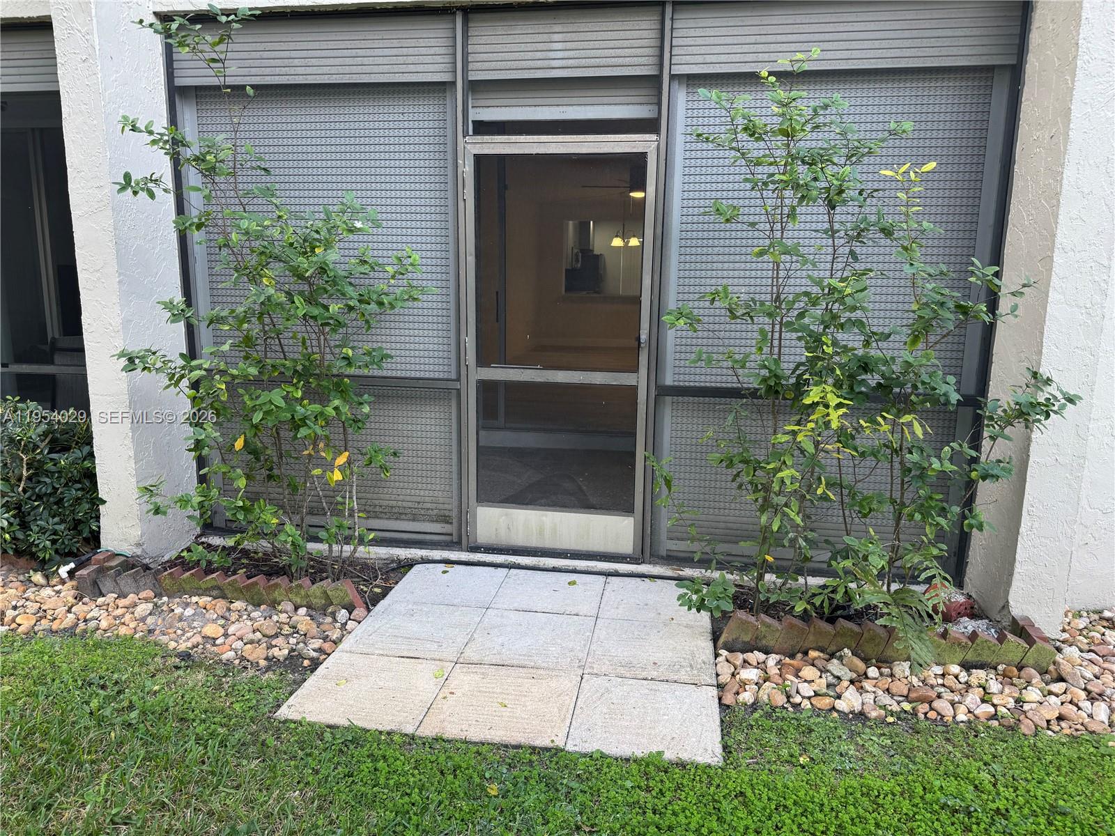 18TH HOLE AT INVERRARY CO - Residential