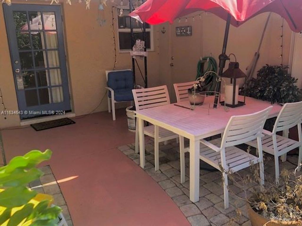 Photo of 1538 NE Sunview Ter, Jensen Beach, FL 34957 (MLS # A11634643)