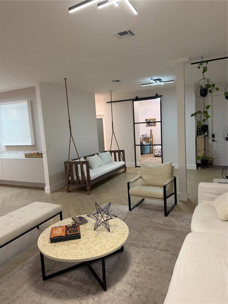 DORAL ISLES NORTH SEC ONE - Residential