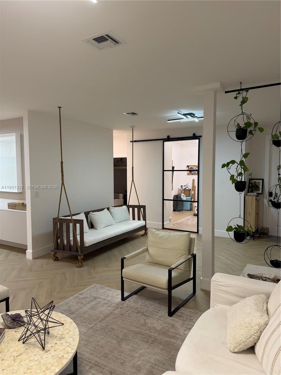 DORAL ISLES NORTH SEC ONE - Residential