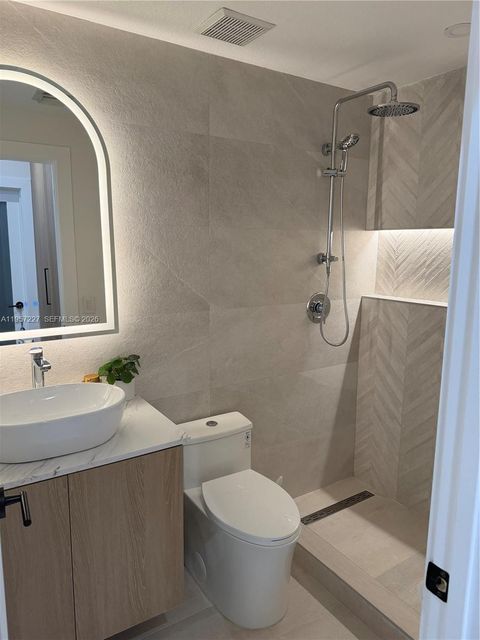 Tiny photo for 7476 NW 113th Path, Doral, FL 33178 (MLS # A11957227)