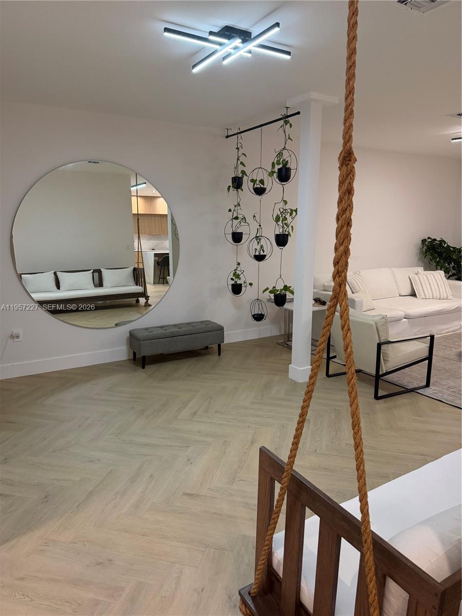 DORAL ISLES NORTH SEC ONE - Residential