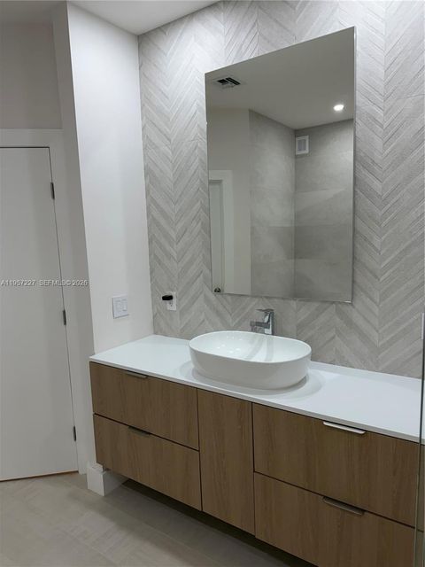 Tiny photo for 7476 NW 113th Path, Doral, FL 33178 (MLS # A11957227)