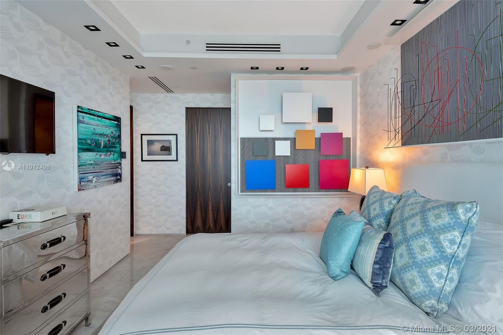 CONTINUUM SOUTH TOWER - Residential