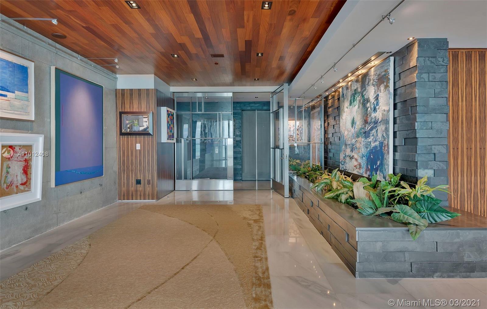 CONTINUUM SOUTH TOWER - Residential
