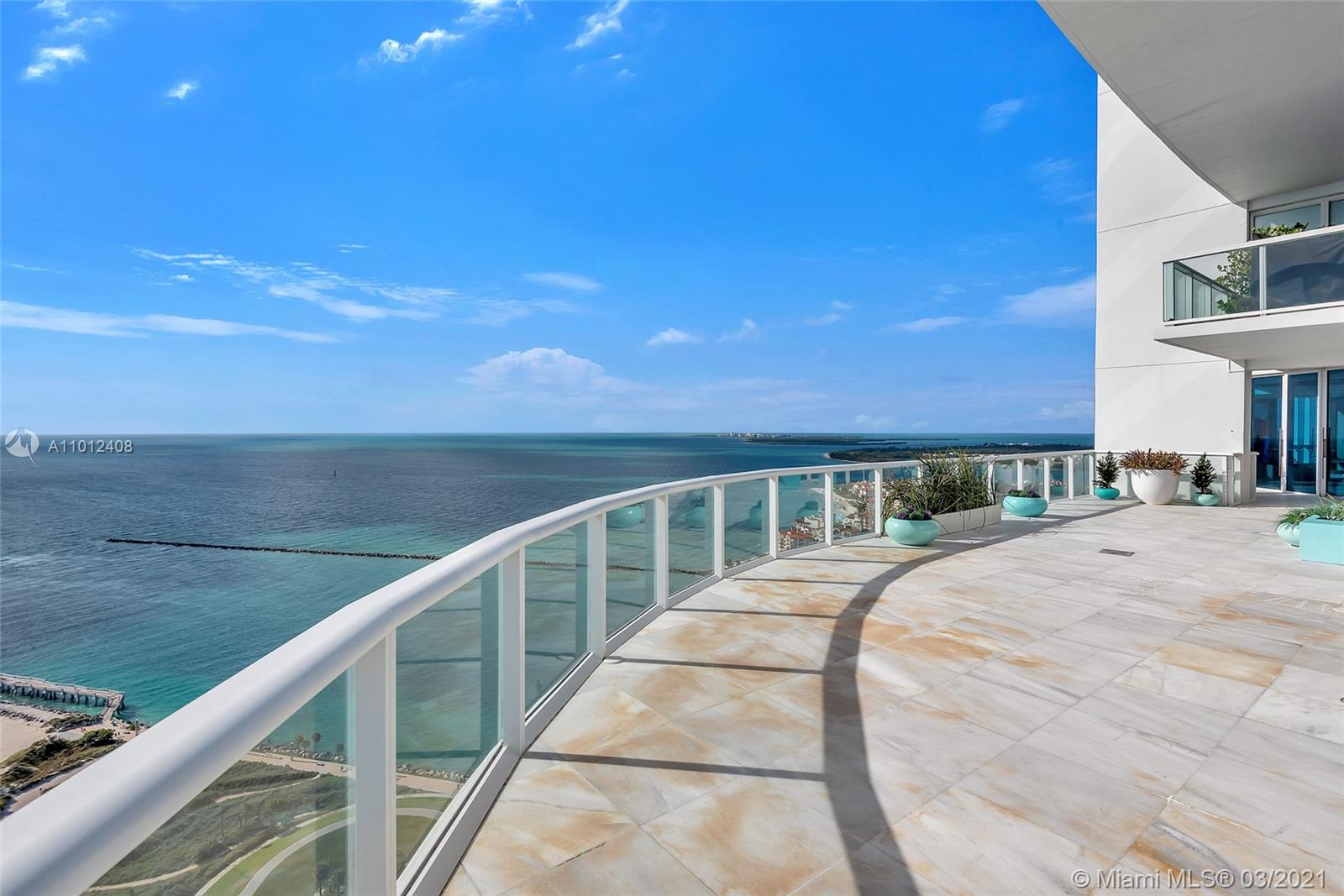CONTINUUM SOUTH TOWER - Residential
