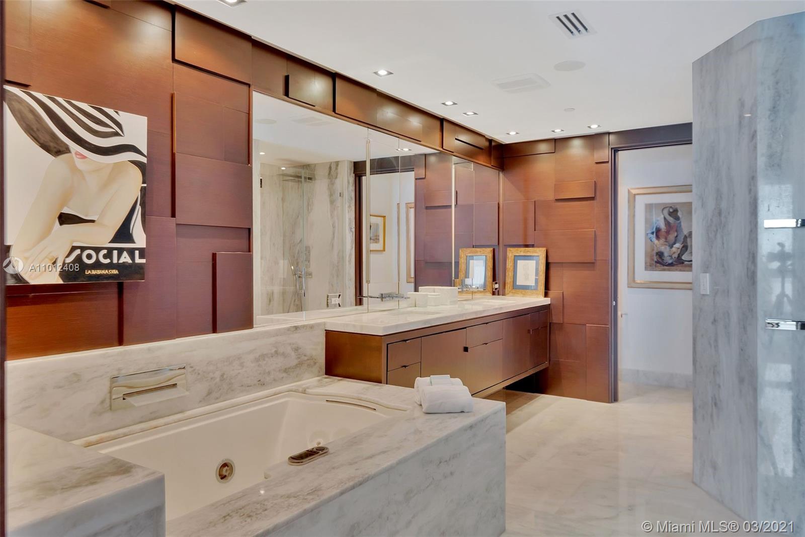 CONTINUUM SOUTH TOWER - Residential