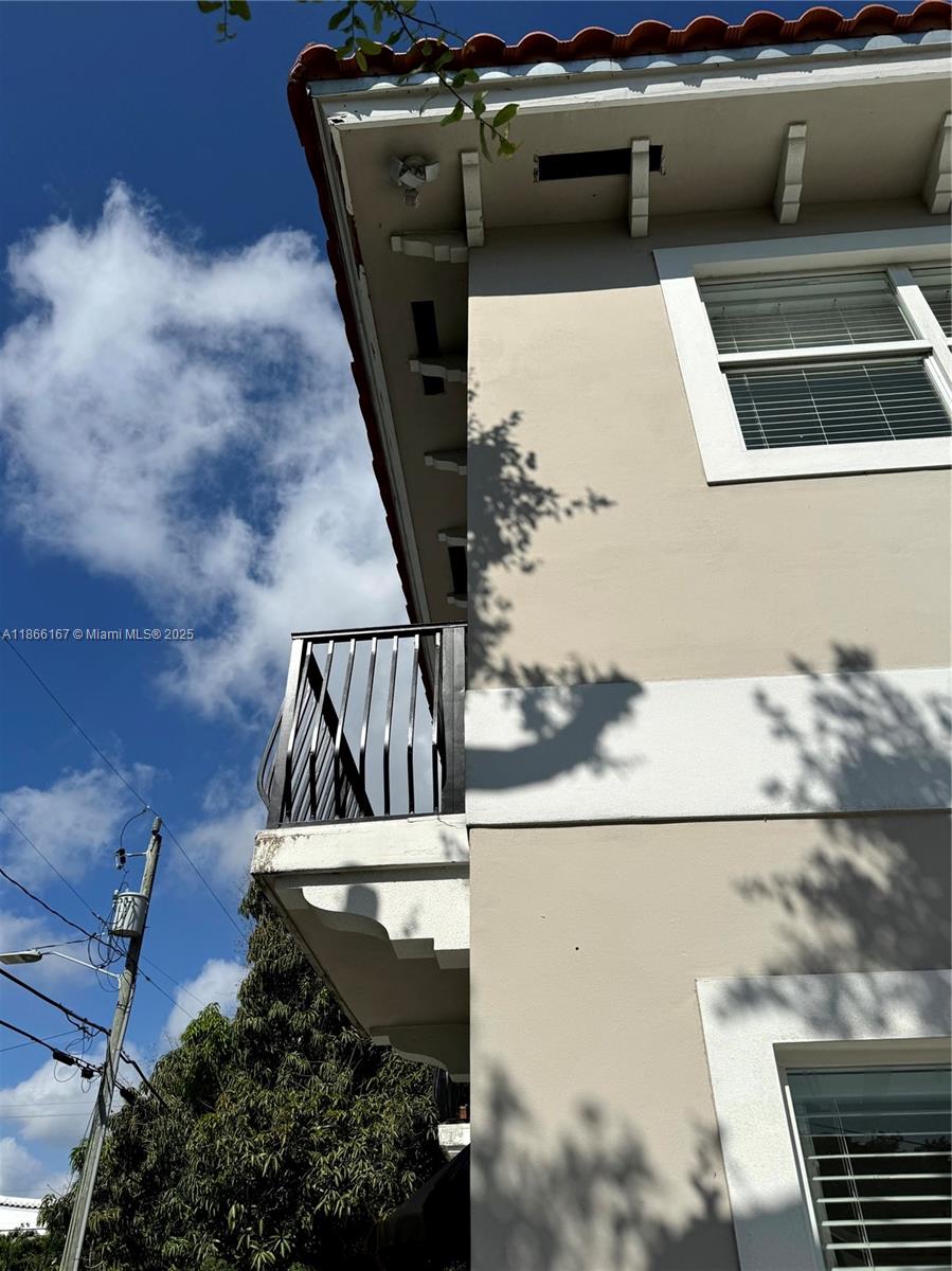 ELIZABETH GARDENS CONDO - Residential Lease