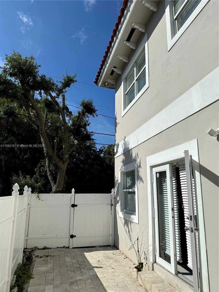 ELIZABETH GARDENS CONDO - Residential Lease