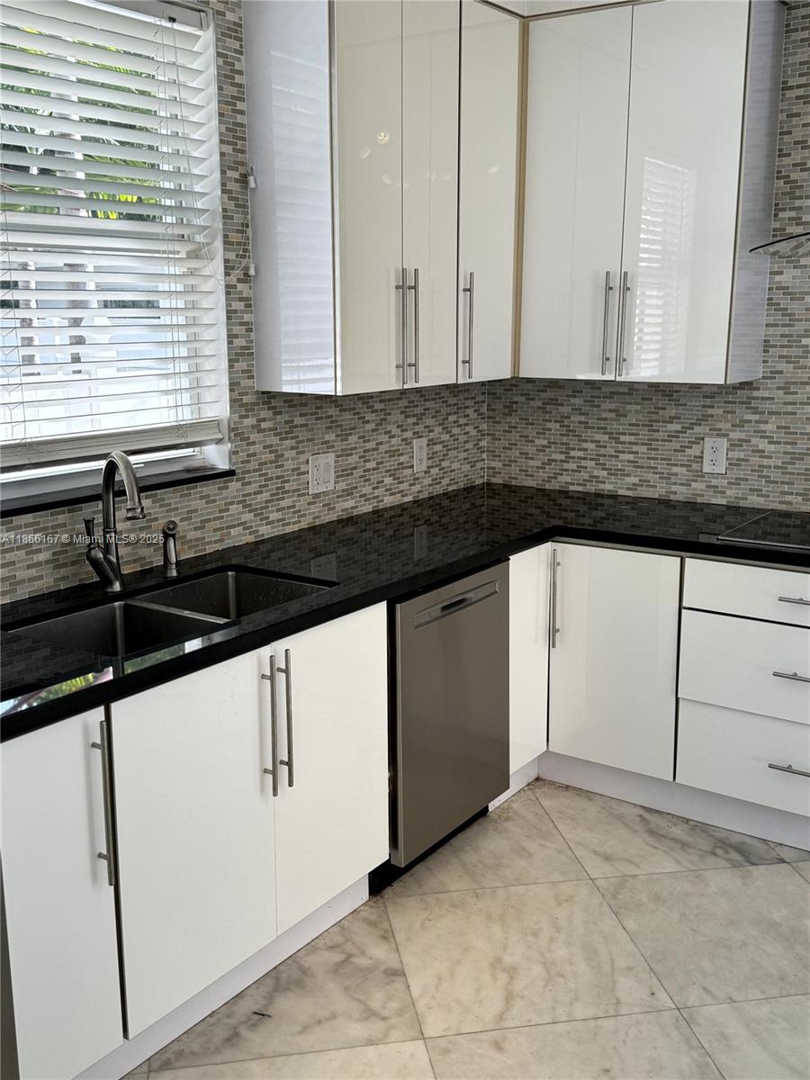 ELIZABETH GARDENS CONDO - Residential Lease