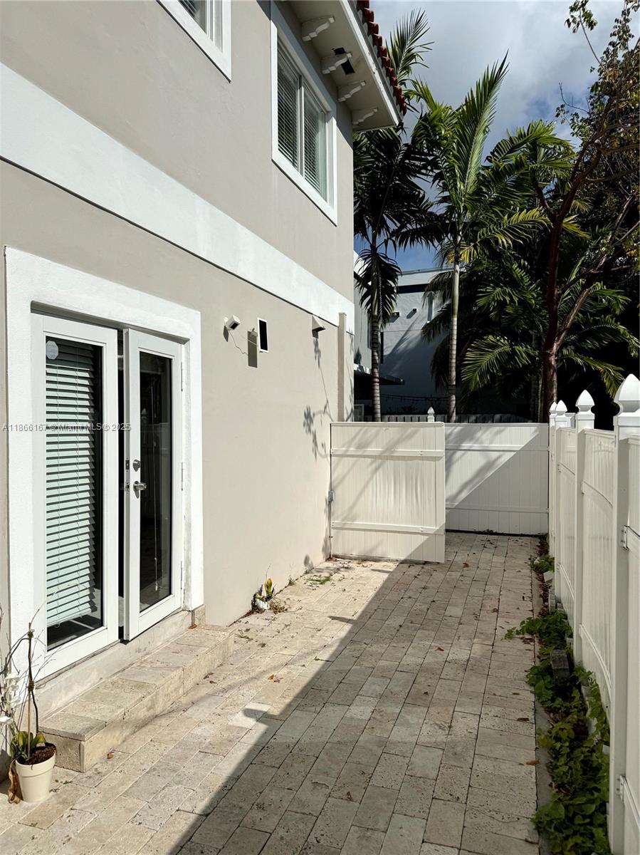 ELIZABETH GARDENS CONDO - Residential Lease