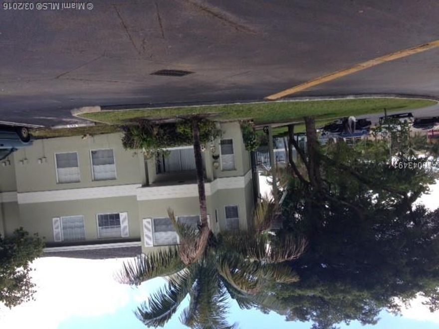 NICE TWO BEDROOMS CONDO, BIG PORCH WITH GARDEN VIEW, IN THE FIRST FLOOR. GREAT LOCATION NICE CLUB HOUSE .