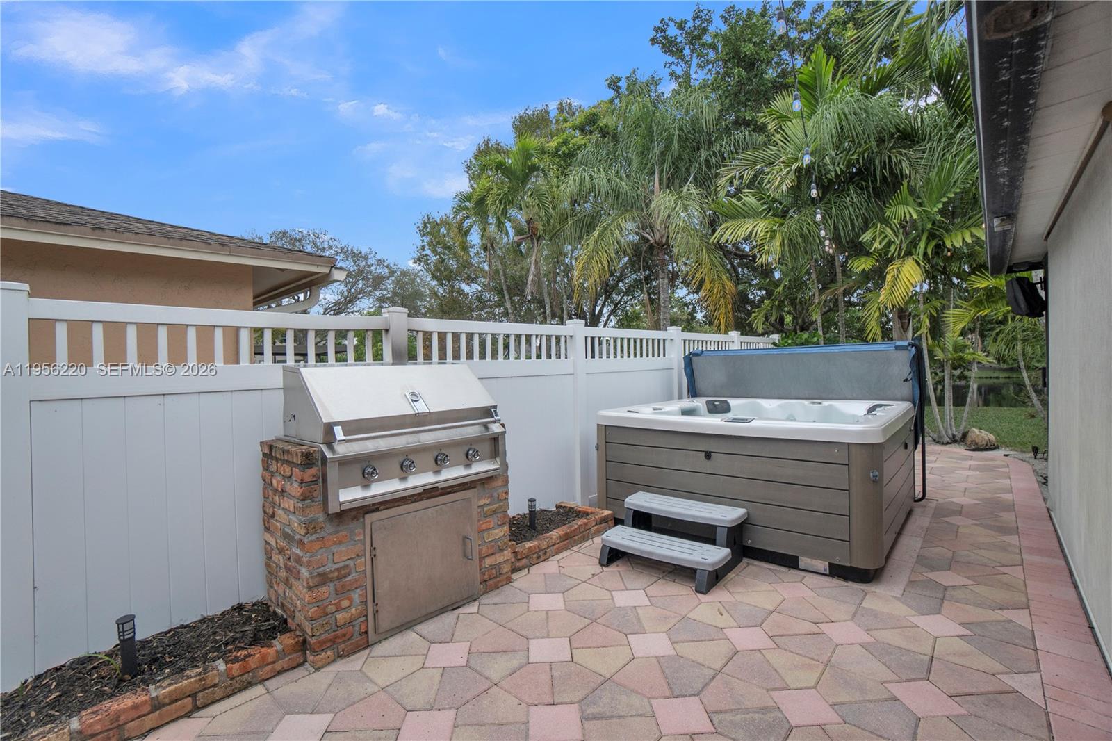 ORANGE TREE HOMES - Residential