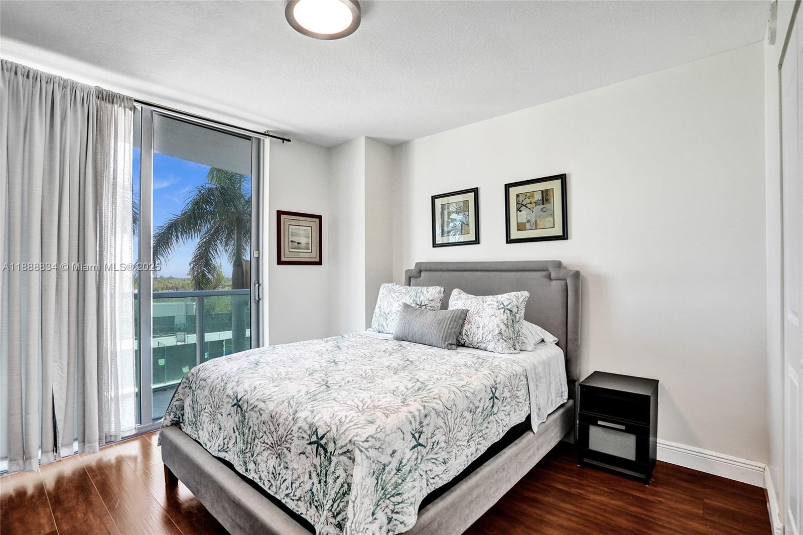 TAO SAWGRASS CONDOMINIUM - Residential Lease