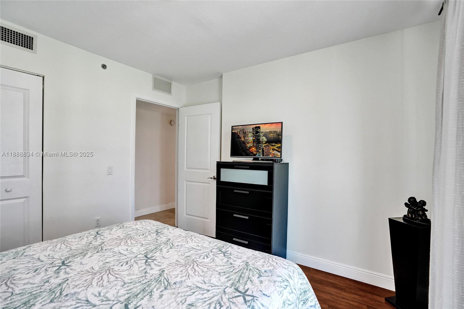 TAO SAWGRASS CONDOMINIUM - Residential Lease
