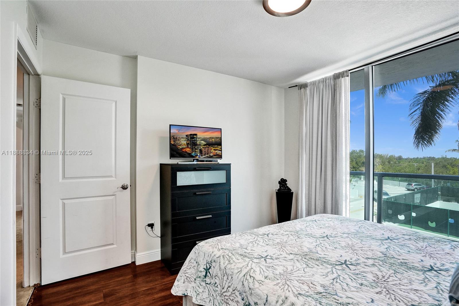 TAO SAWGRASS CONDOMINIUM - Residential Lease