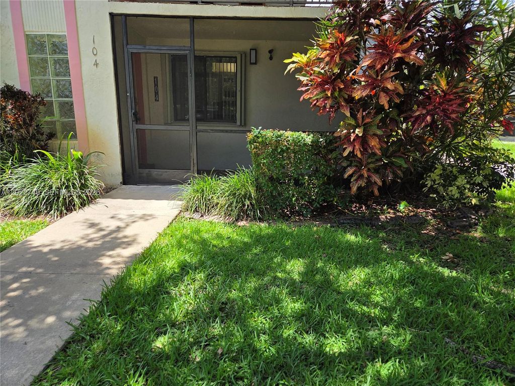 Photo of 413 Lakeview Dr #104, Weston, FL 33326 (MLS # A12022740)