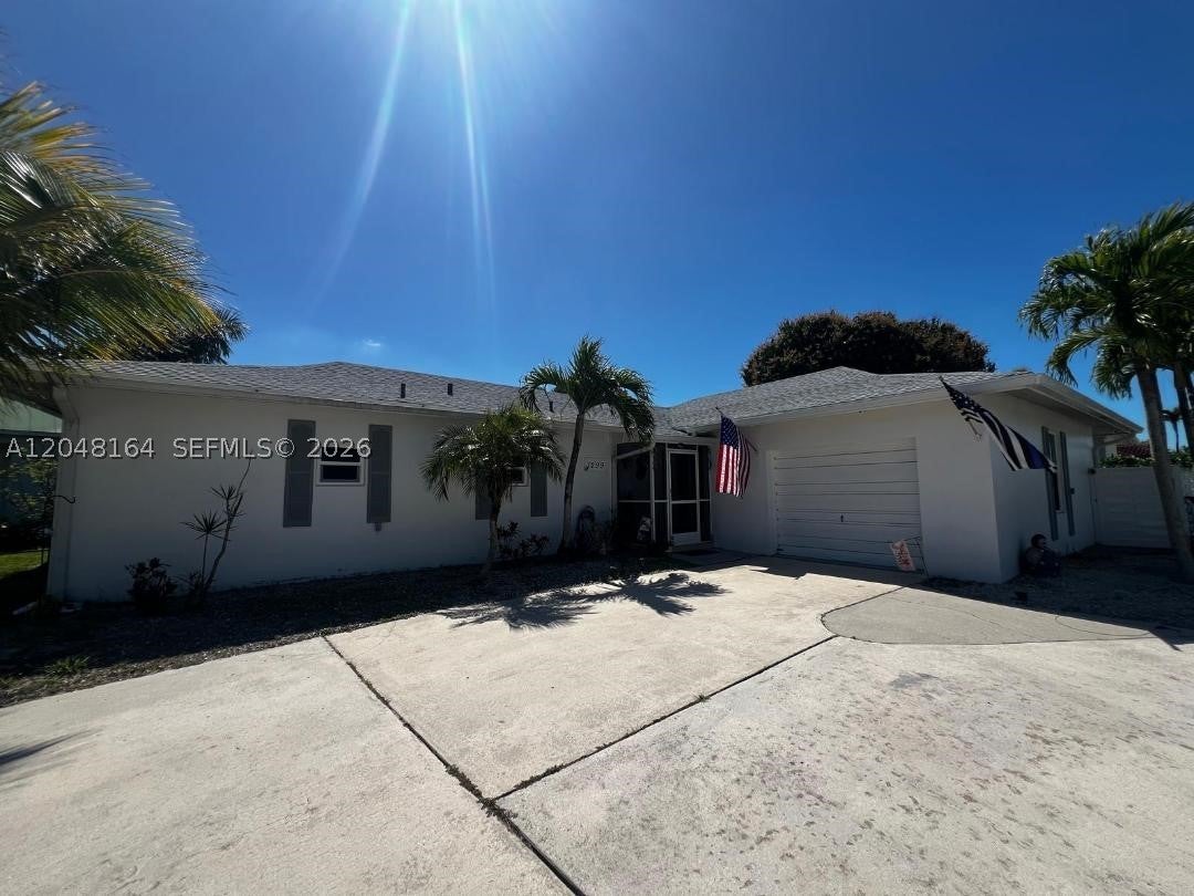 1299 Apricot Avenue