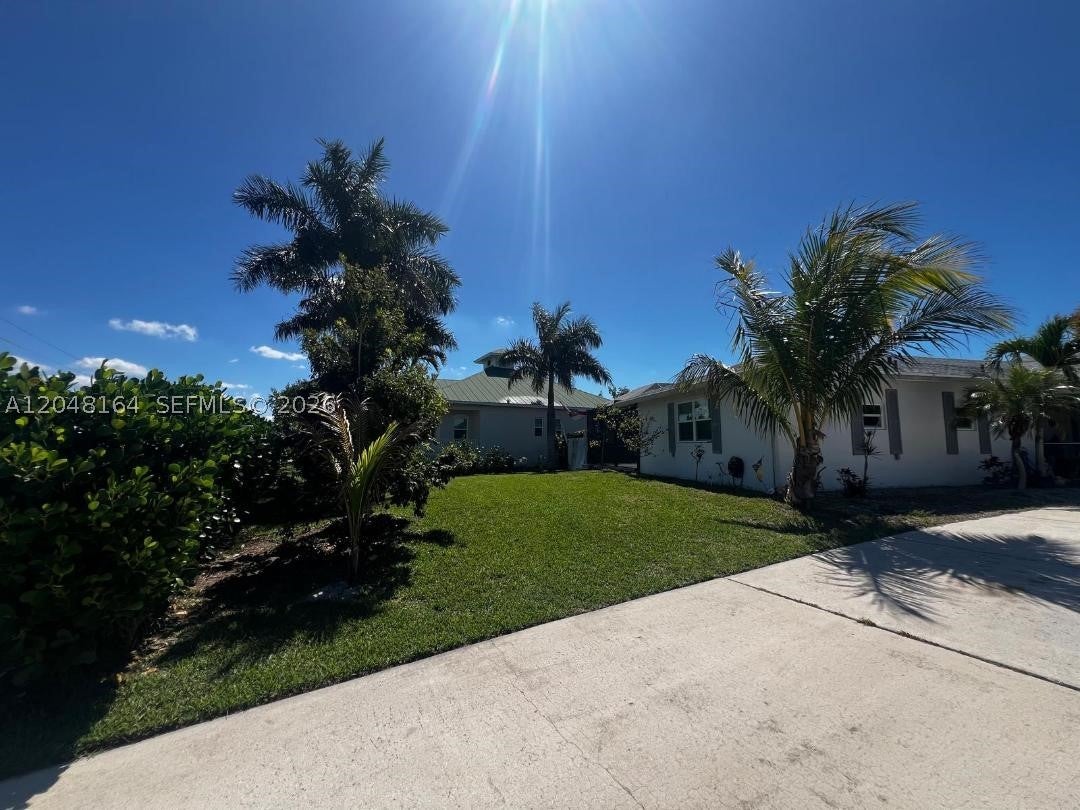 1299 Apricot Avenue