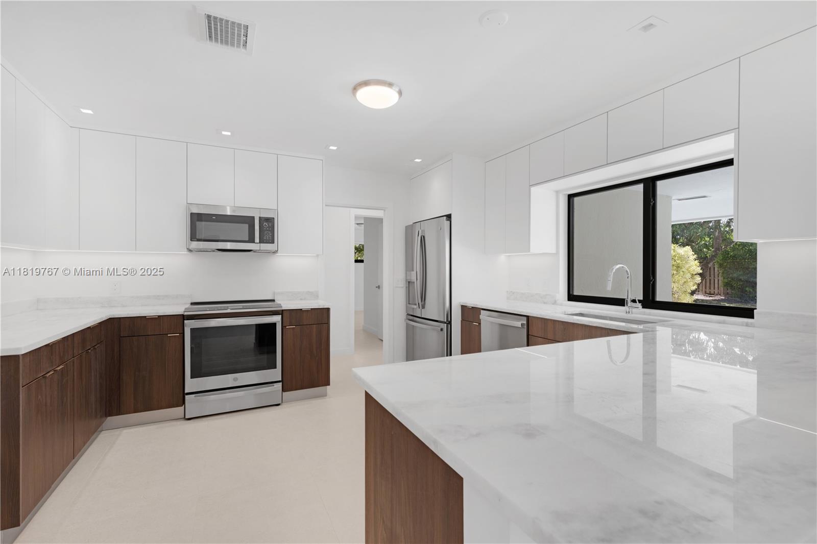 AVOCADO ACRES - Residential Lease
