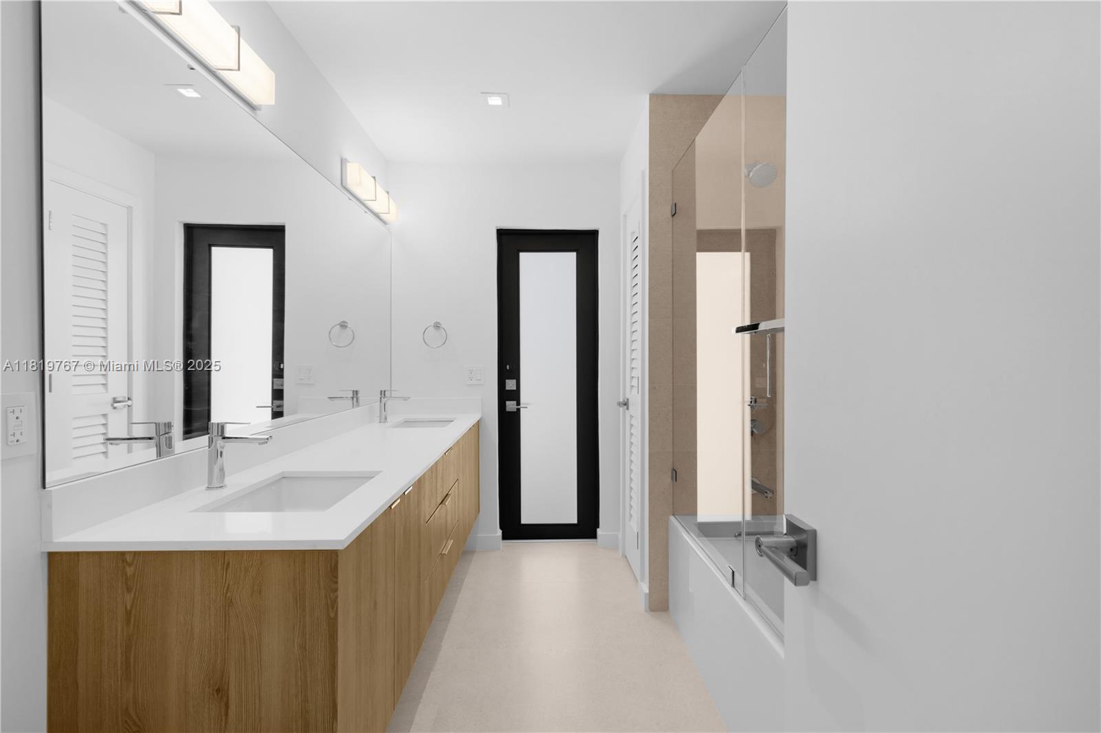 AVOCADO ACRES - Residential Lease