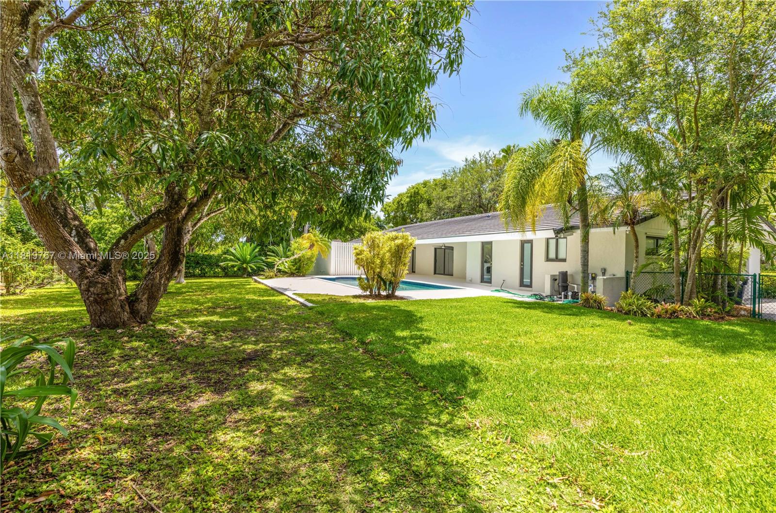 AVOCADO ACRES - Residential Lease