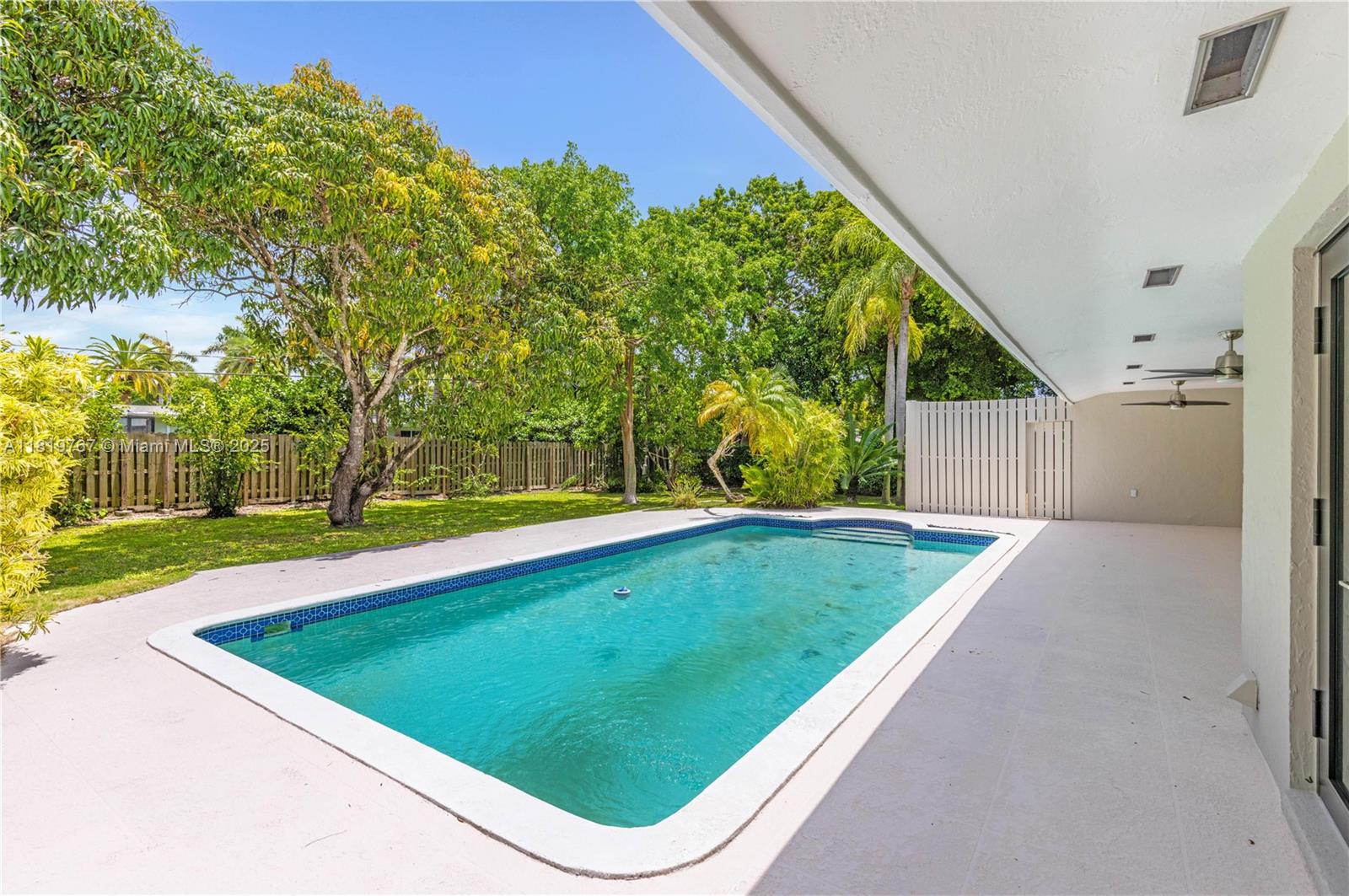 AVOCADO ACRES - Residential Lease