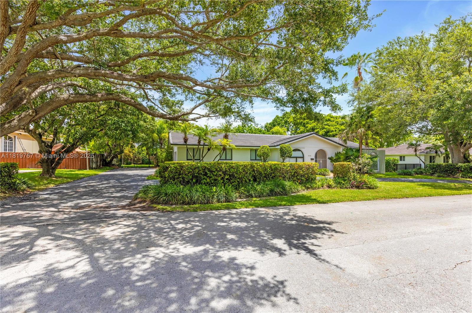 Rental Property at 7915 Sw 166th St, Palmetto Bay, Miami-Dade County, Florida - Bedrooms: 4 
Bathrooms: 3  - $8,900 MO.